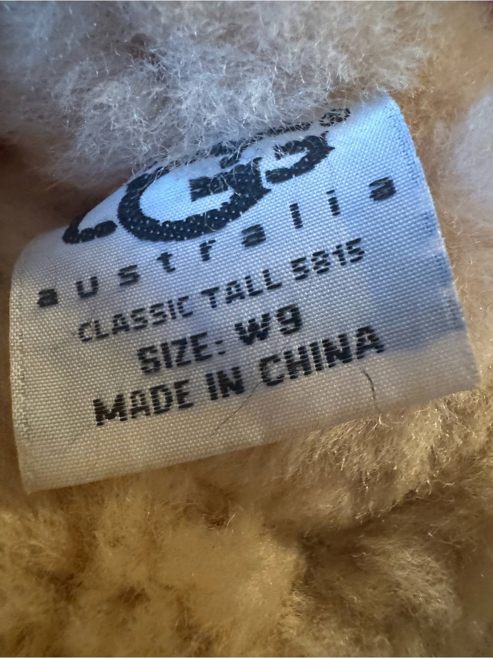 Women’s size 9 UGG boots - Picture 5 of 6